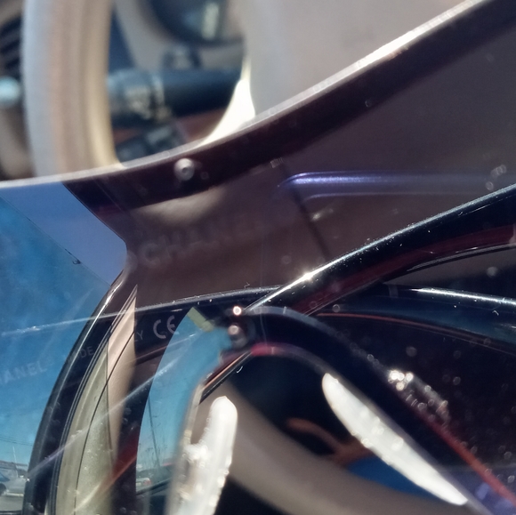 Chanel shield style sunglasses with Swarovski crystal accents - Picture 5 of 9